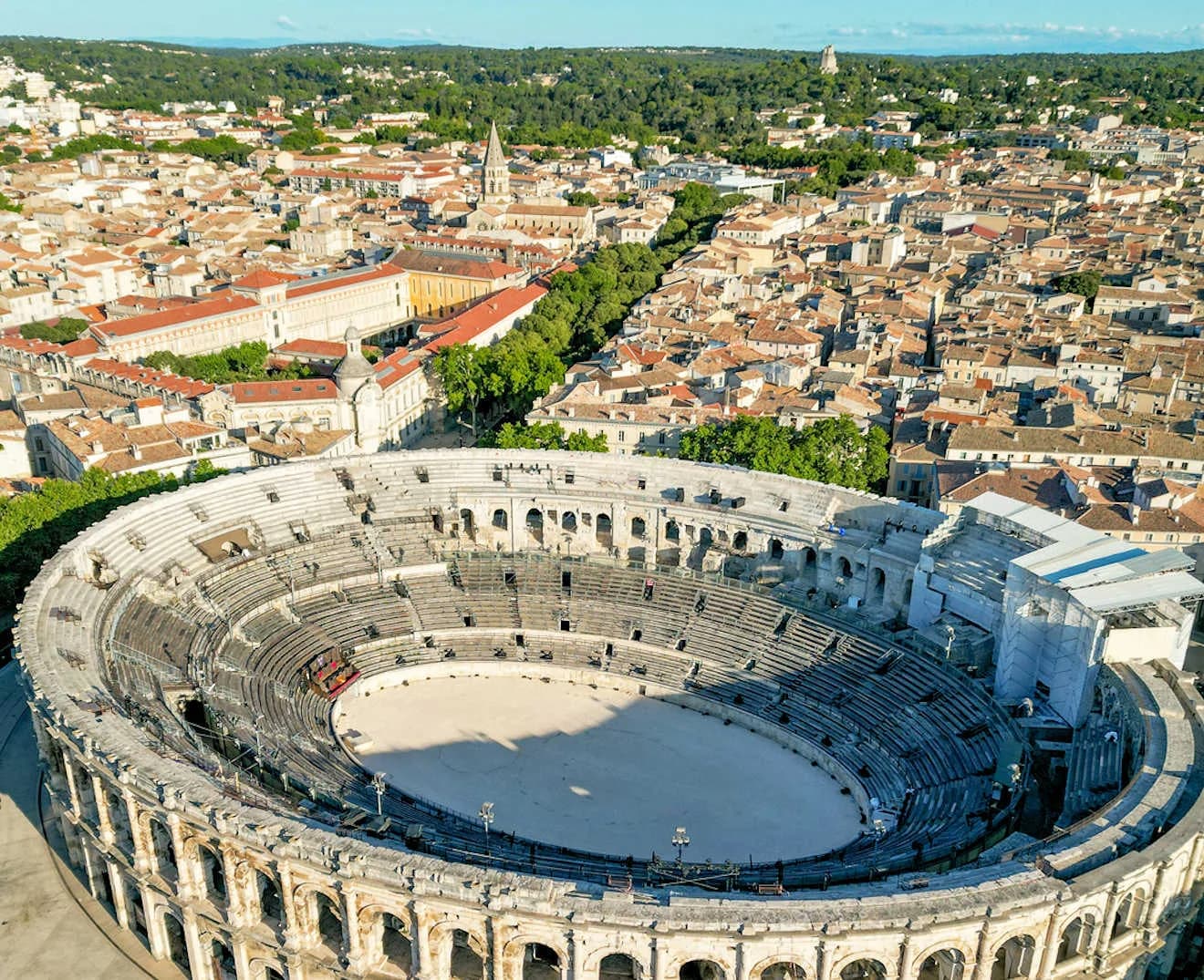 nimes
